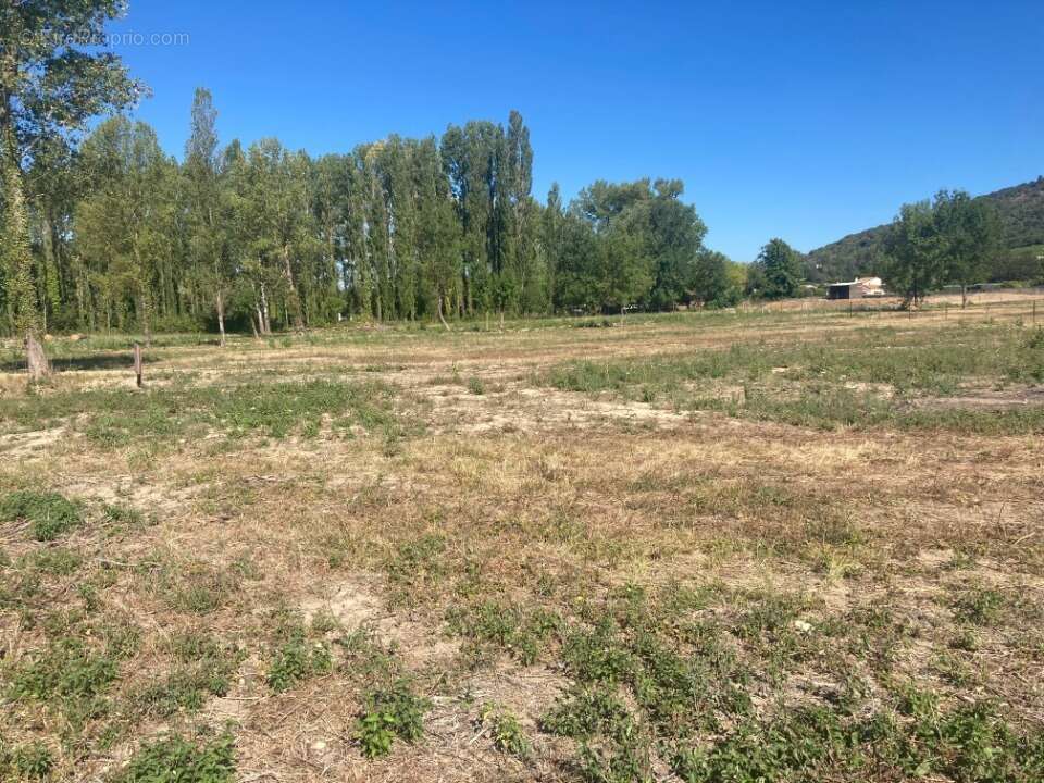Terrain à VALLON-PONT-D'ARC