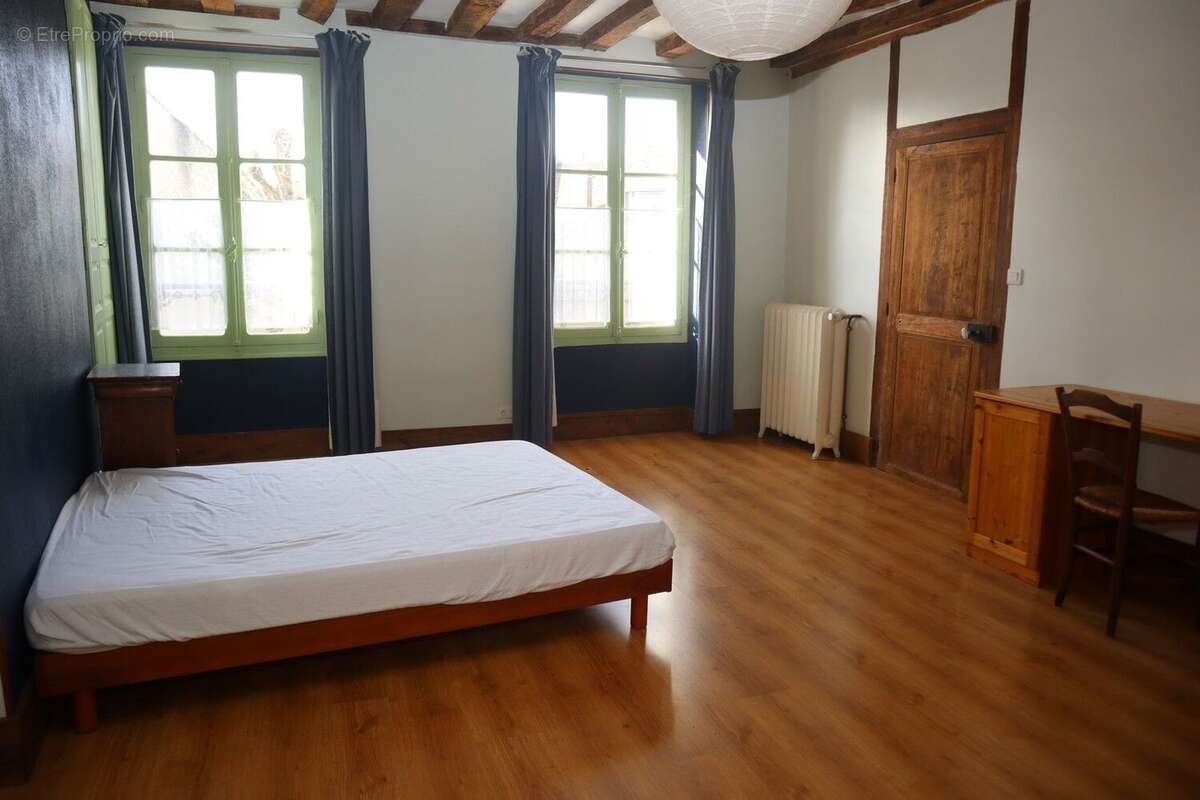 Maison 304 m² à Chateau-Renard  - photo 4