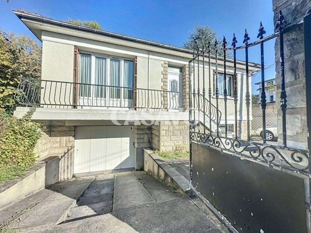 Maison à VILLENEUVE-LE-ROI