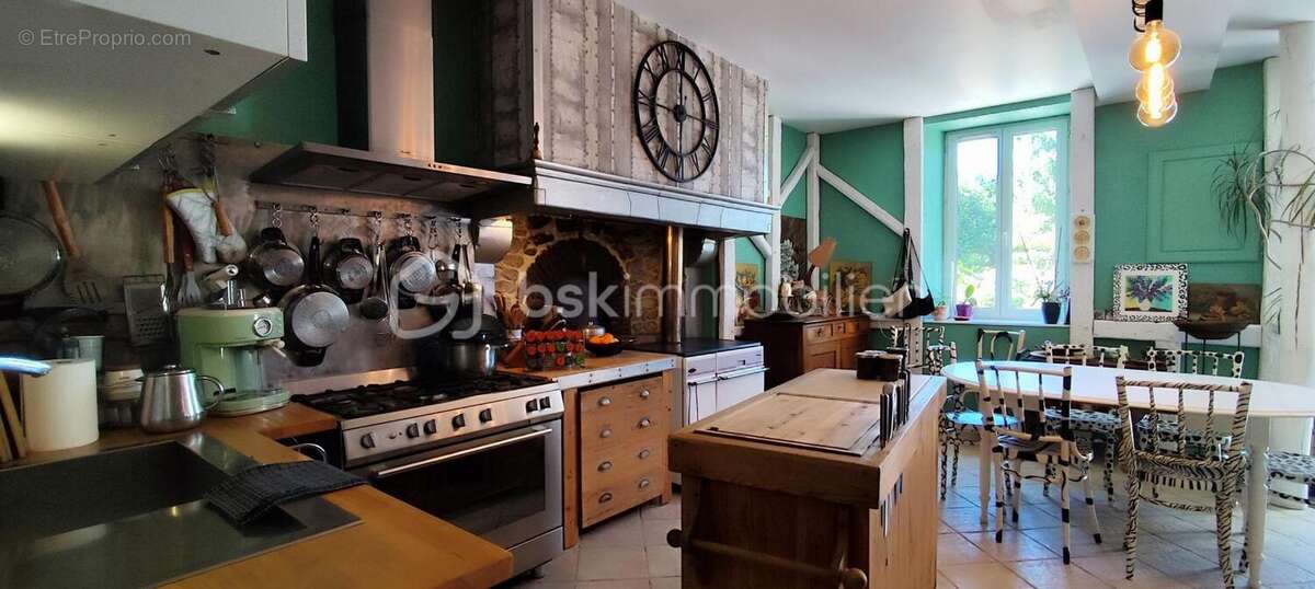 Maison à TORCE-VIVIERS-EN-CHARNIE