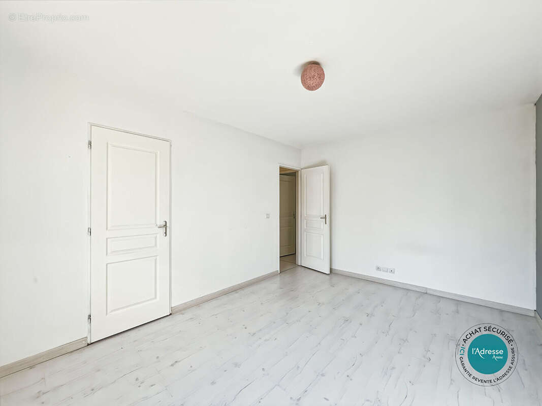 Maison à D'HUISON-LONGUEVILLE