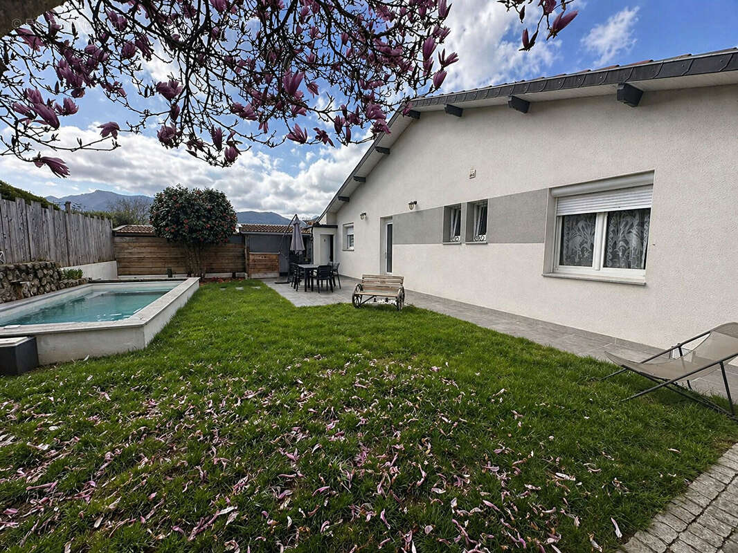 Lourdes, maison rénovée, plain pied, 4 chambres, piscine - photo 2