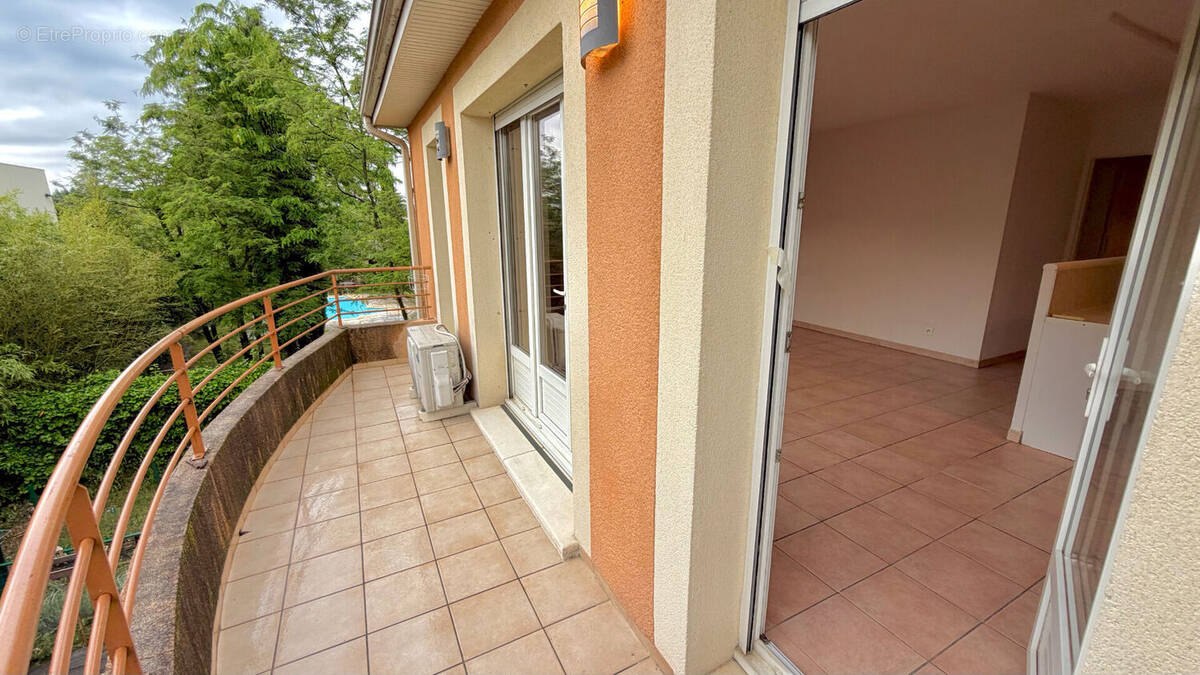 Appartement à ENTRAIGUES-SUR-LA-SORGUE