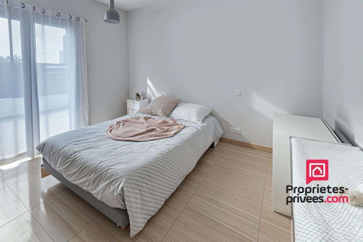 Maison à ROQUEBRUNE-SUR-ARGENS