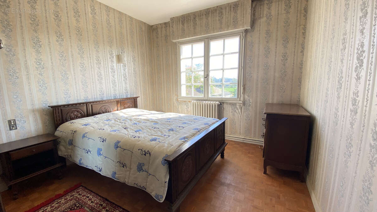 Maison à CHENAC-SAINT-SEURIN-D&#039;UZET