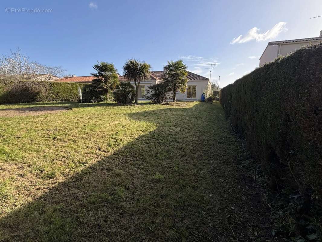 Maison à AIGREFEUILLE-SUR-MAINE