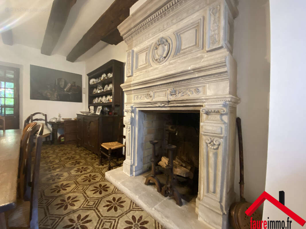 Maison à UZERCHE