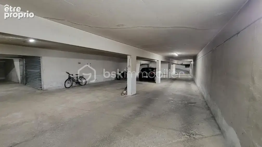 Parking à PARIS-19E