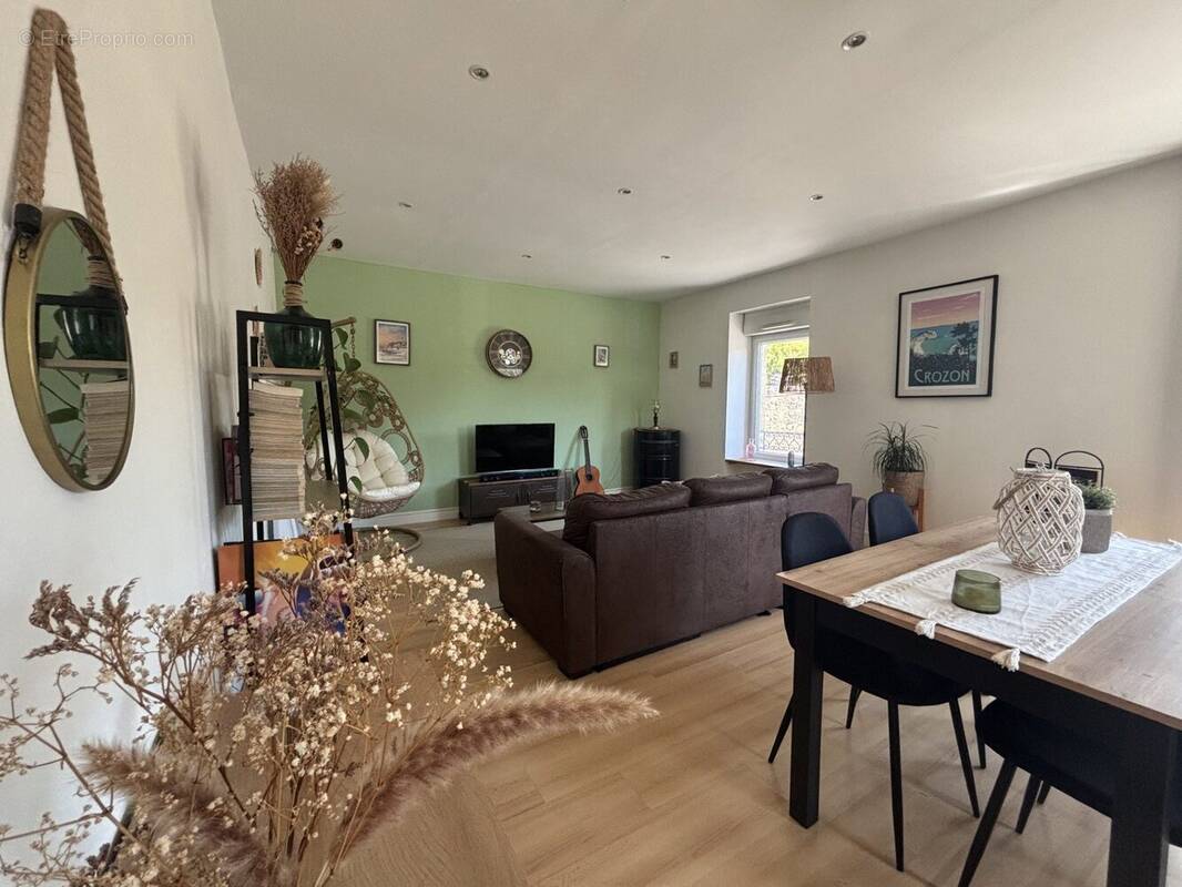 Appartement à LE RELECQ-KERHUON