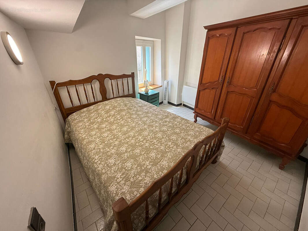Maison de village de 55 m² à Villegailhenc avec trois chambres en bon état dans un secteur calme - photo 7