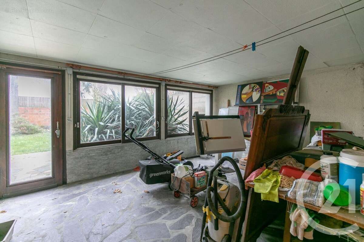 Maison à SAINT-MAUR-DES-FOSSES