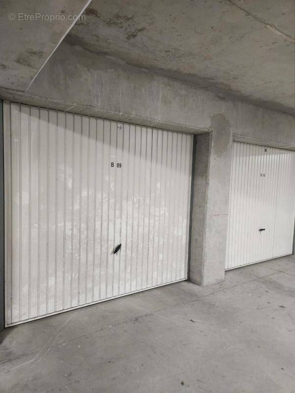 Parking à VETRAZ-MONTHOUX