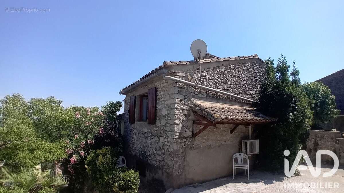 Maison 86 m² à Corconne  - photo 2