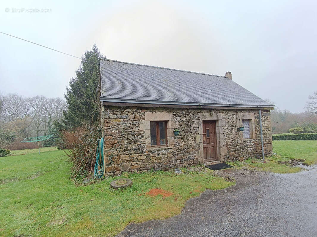 Maison à LESCOUET-GOUAREC