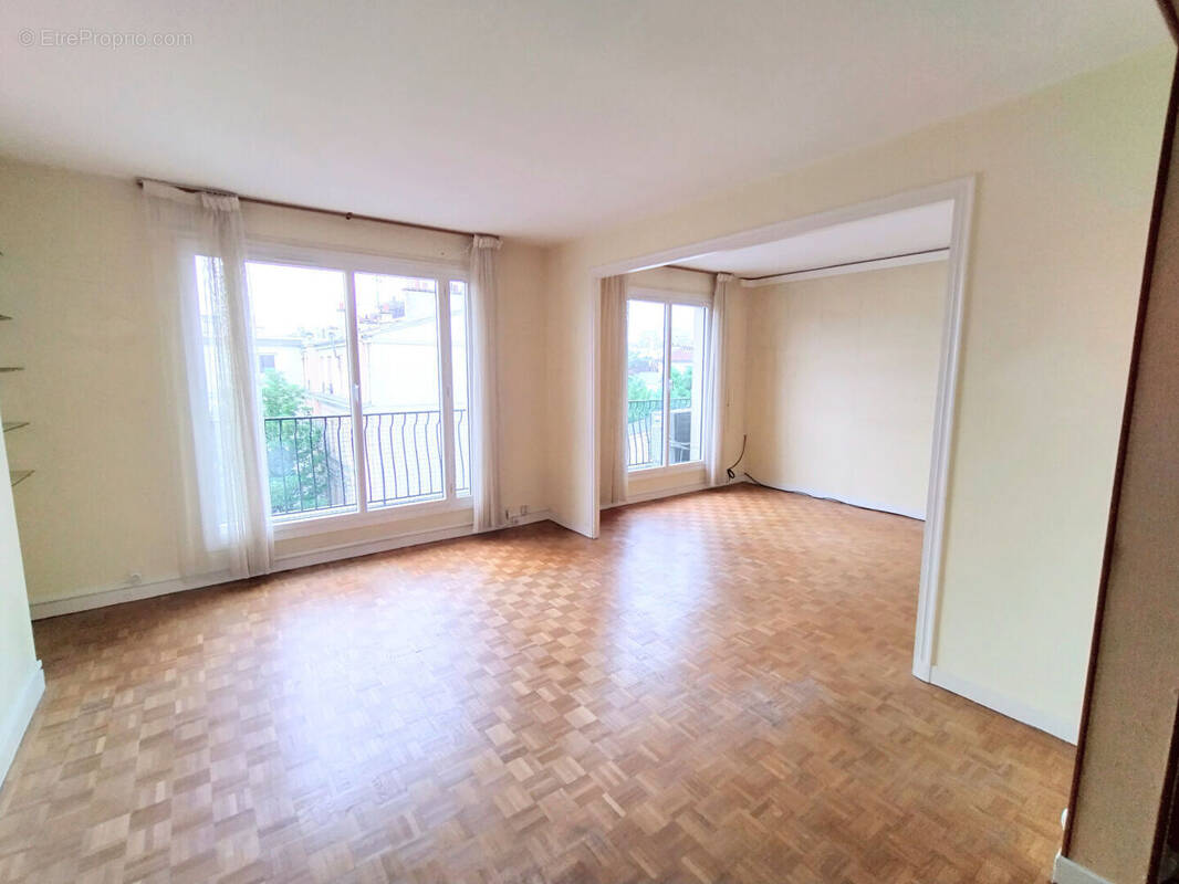 Appartement à NEUILLY-SUR-SEINE