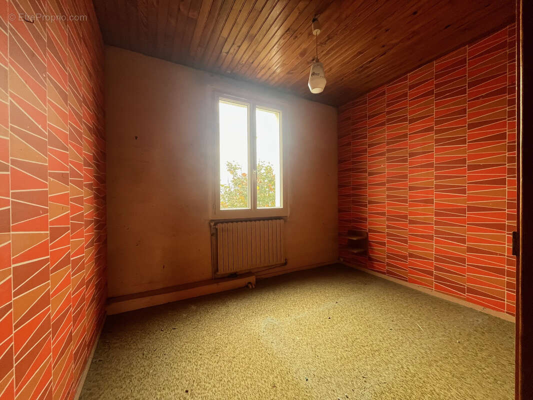 Maison à LA CHAPELLE-SAINT-MESMIN