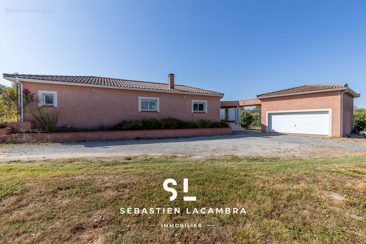 Maison de plain-pied avec piscine, 4 chambres et 3 008 m2 de terrain - photo 3