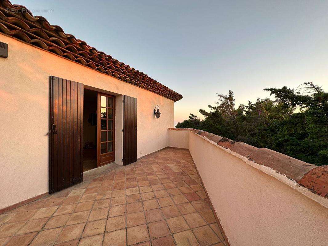 Maison à ENSUES-LA-REDONNE