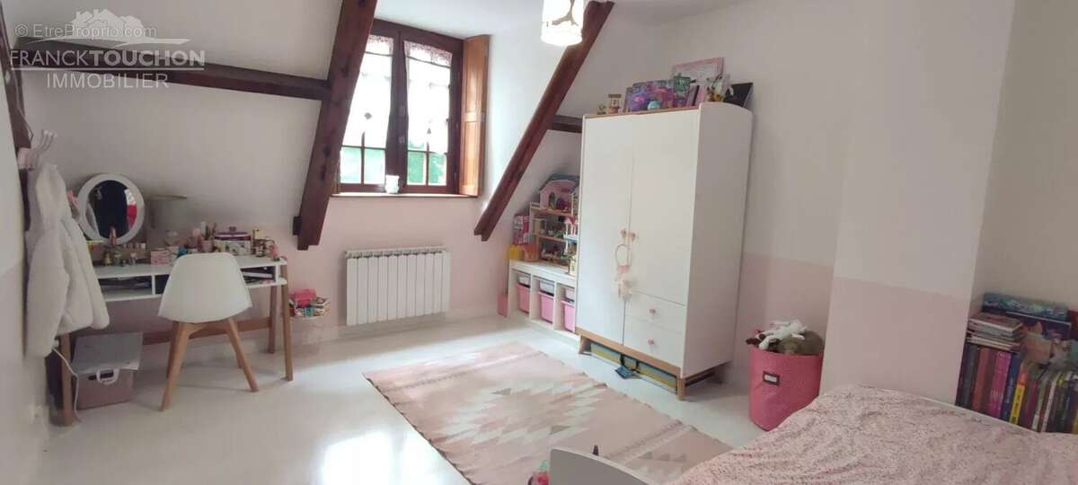 Maison à FERRIERES-EN-GATINAIS