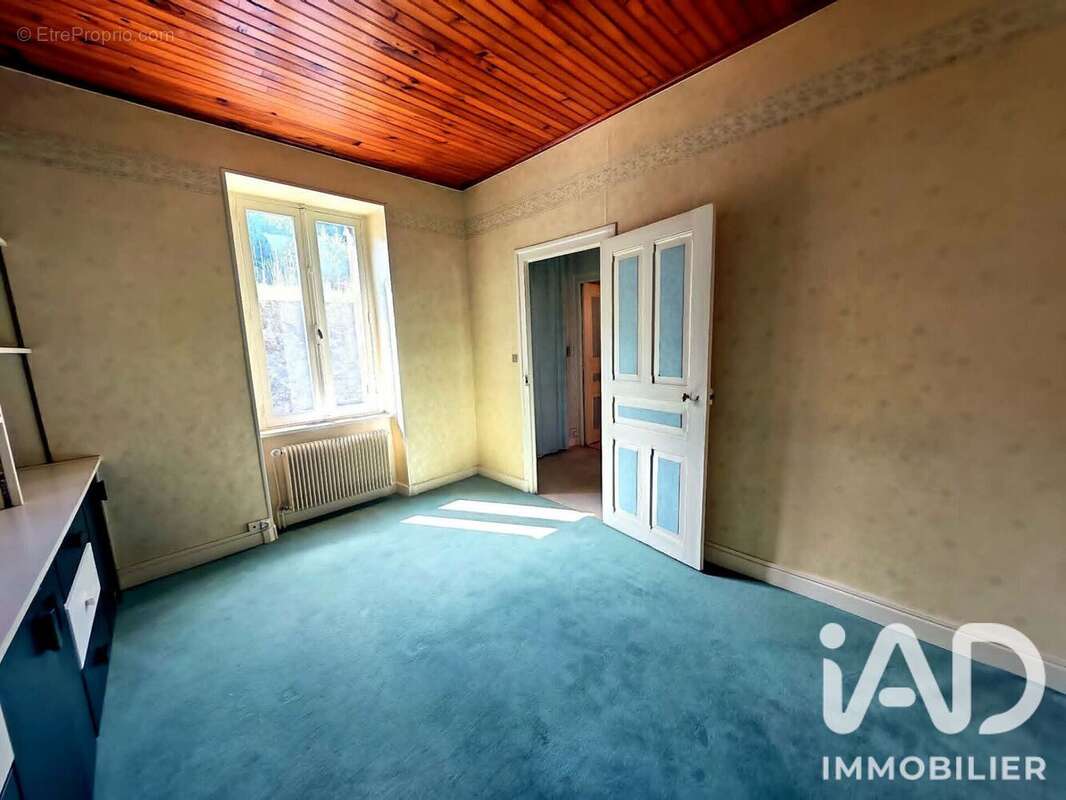 Maison 115 m² à Saint-Pierre-Roche  - photo 9