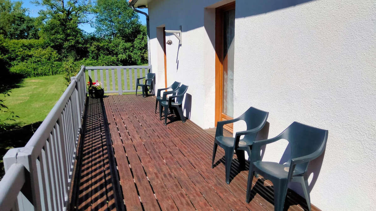 TERRASSE - Maison à PRESSAC