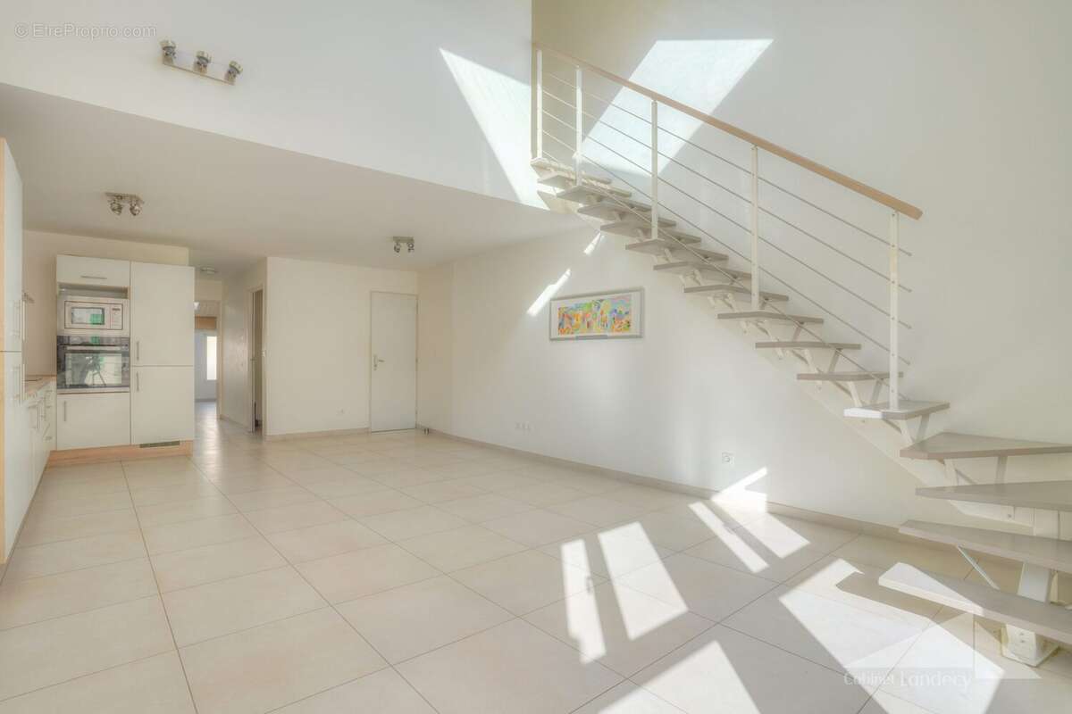 Appartement à SERGY