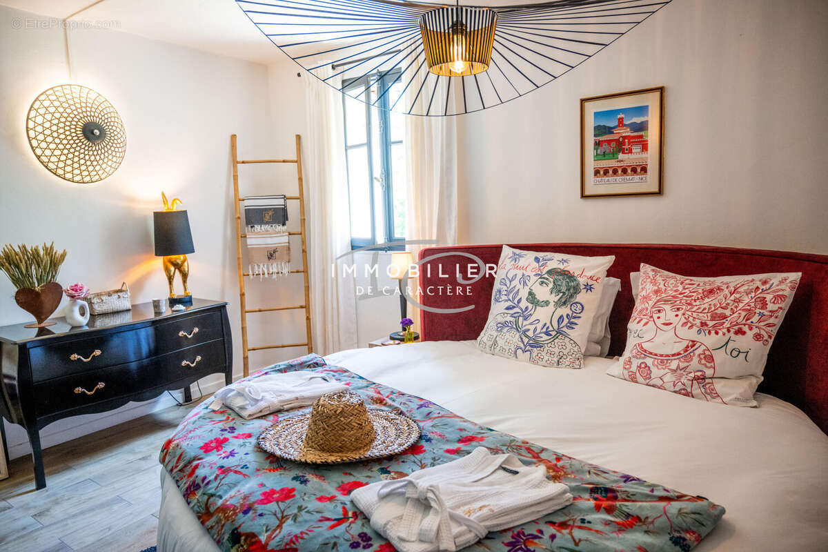 Maison 200 m² à Tourrettes-Sur-Loup  - photo 4