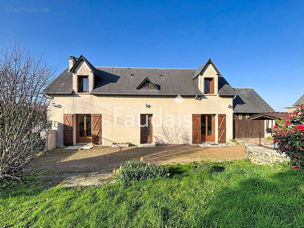 Maison à SAINT-AMAND