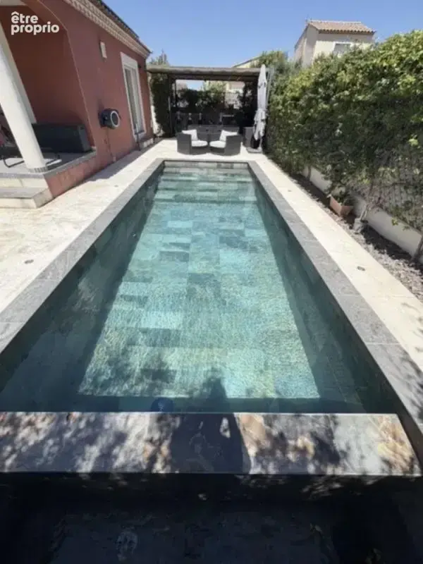 Maison 6 pièces 132 m² à vendre à Saint-Gilles (30800) - photo 2
