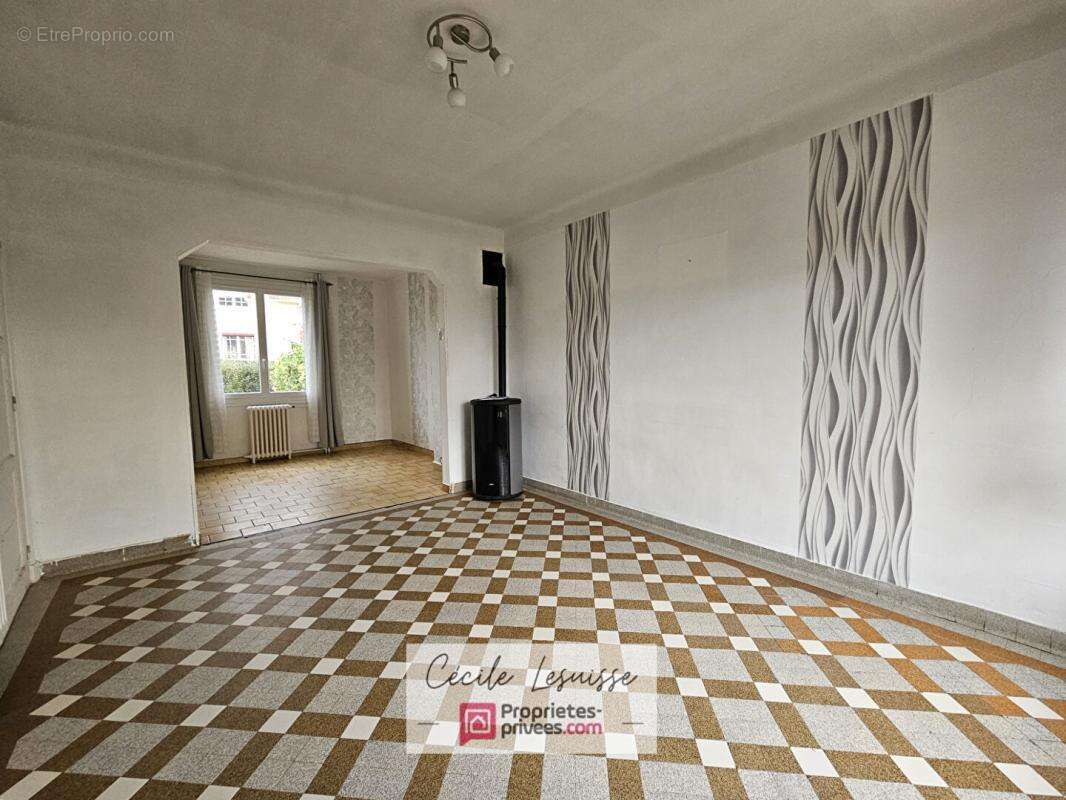 Maison familiale avec travaux, au calme, en centre-ville - photo 4