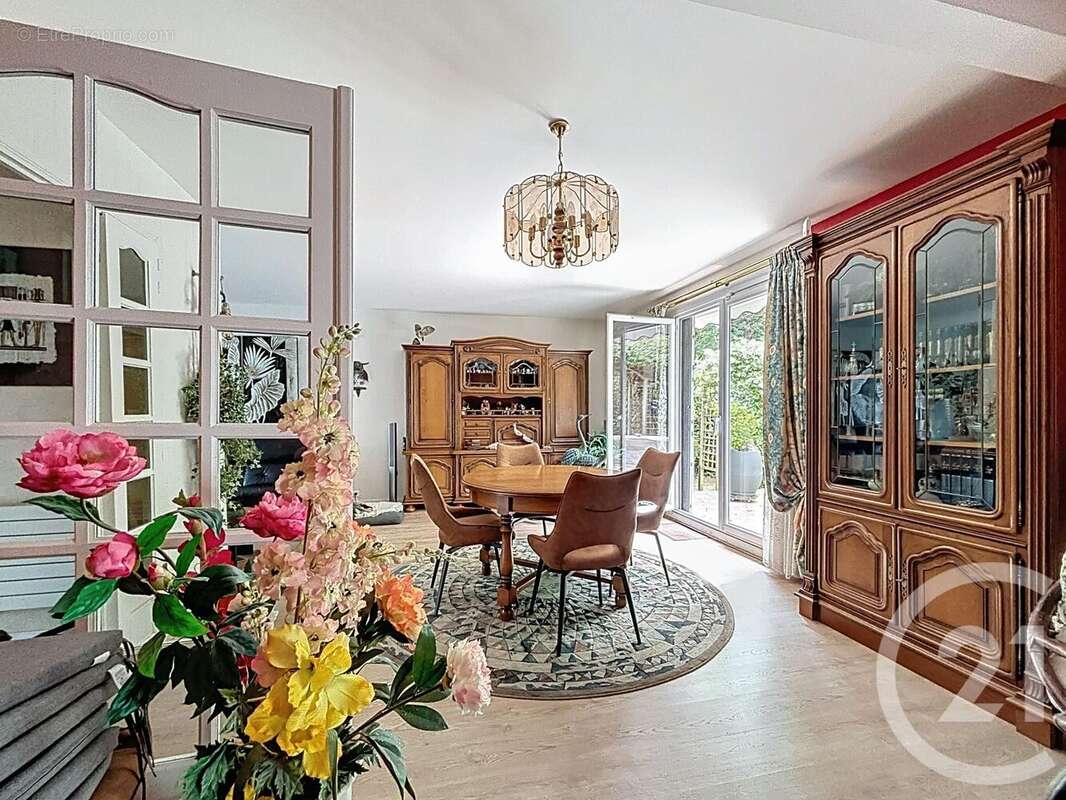 Maison à COMBS-LA-VILLE