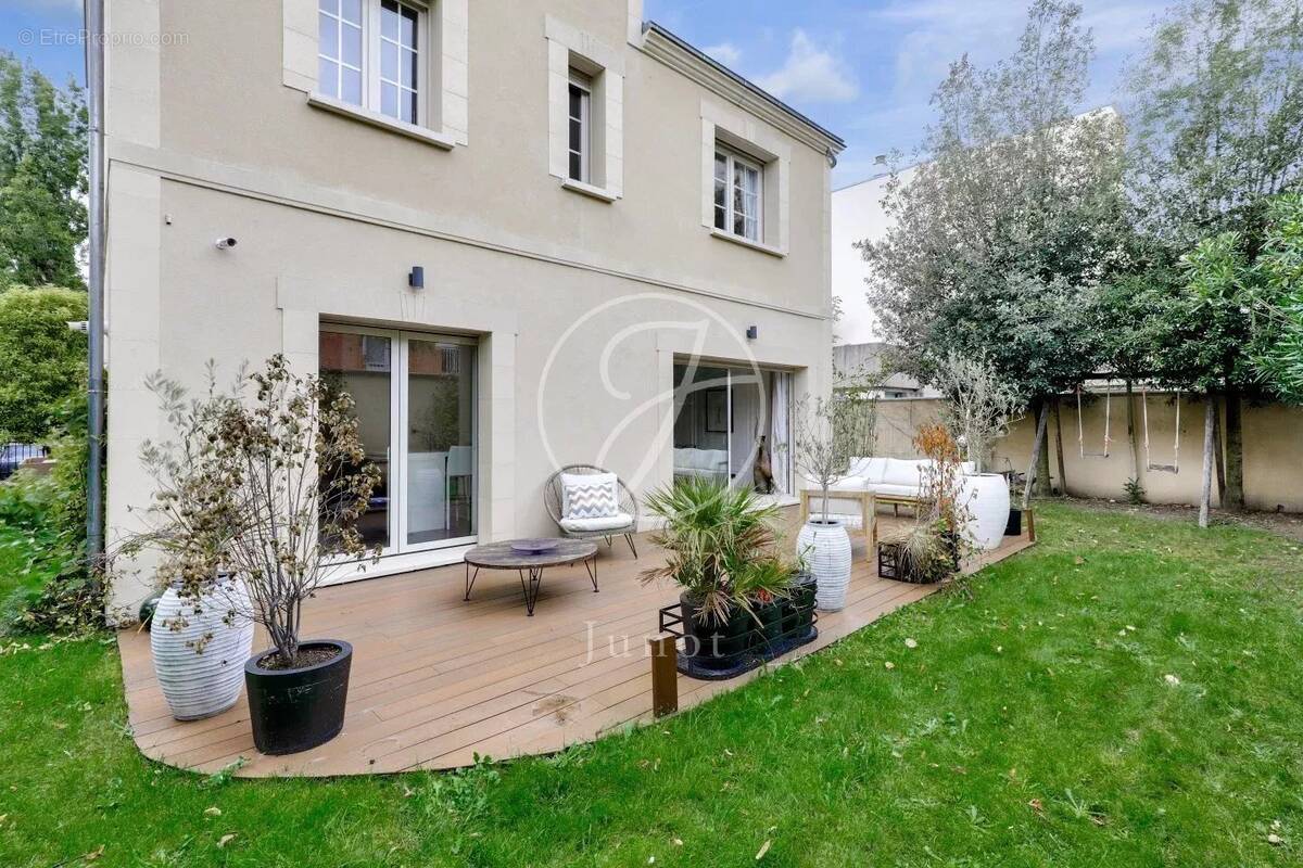 Maison à LE VESINET