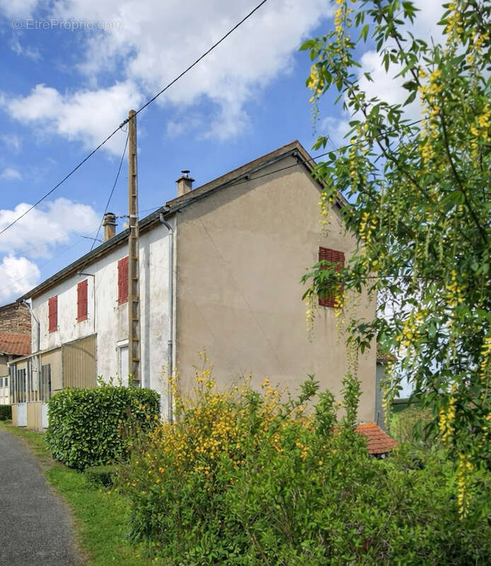 Maison à SAINT-PIERRE-LAVAL