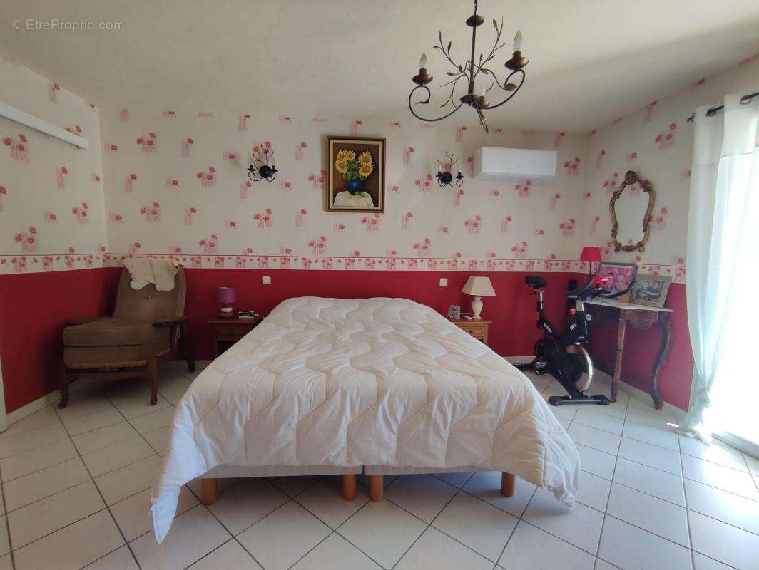 Maison à MONTAGNAC