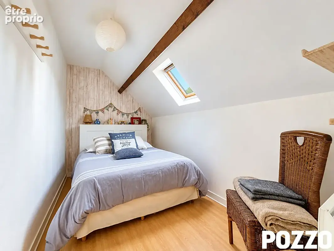 A VENDRE - Vains - Maison 8 pièce(s) 143 m² - photo 13