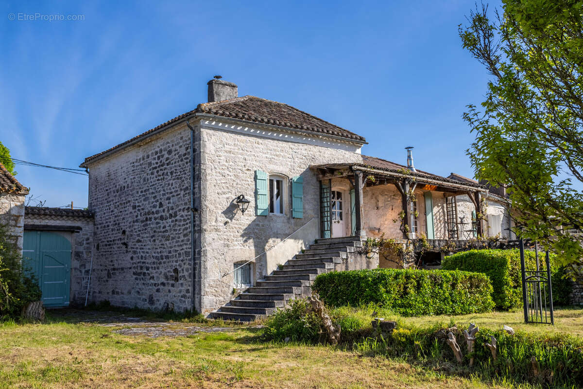 Maison de campagne avec deuxième maison à rénover - photo 2