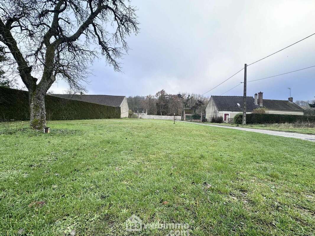 Terrain à bâtir d'une surface de 802 m² - Terrain à VORGES