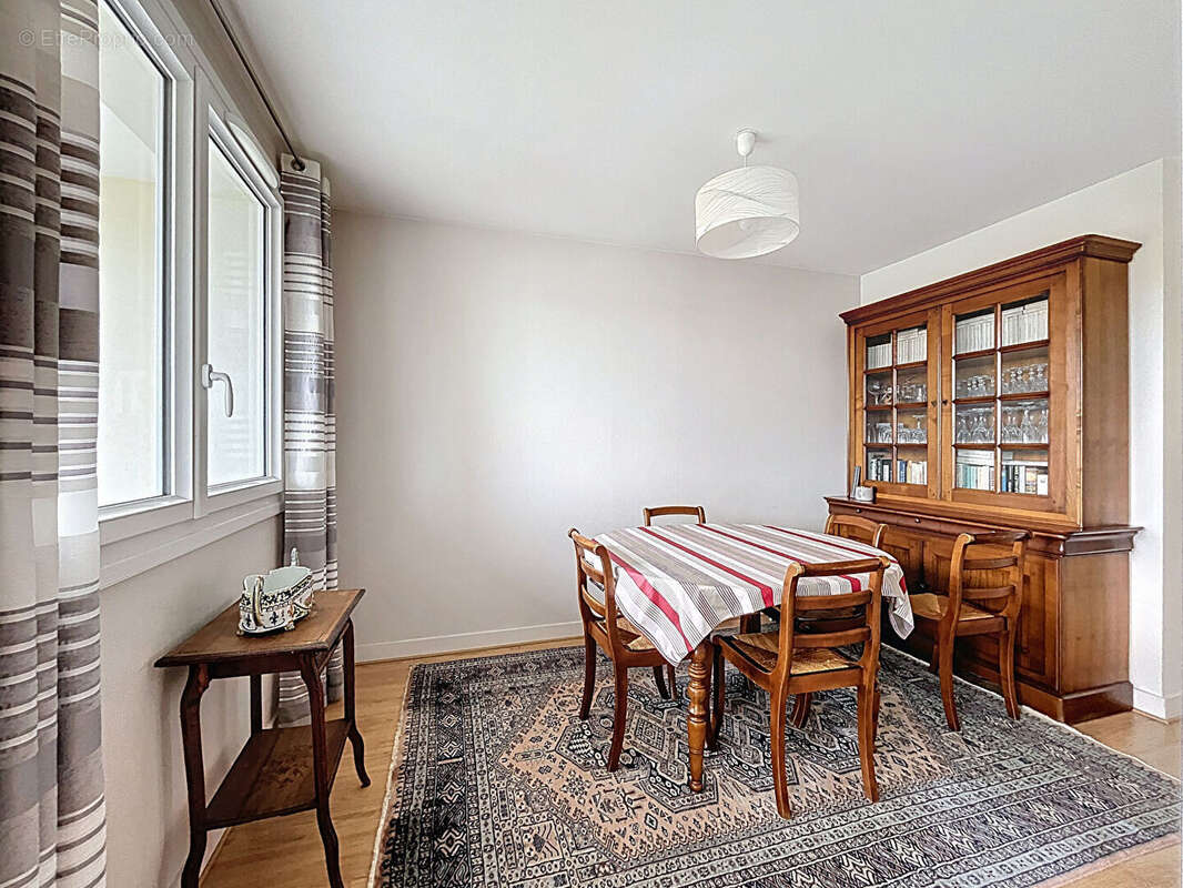 Appartement à SAINT-MICHEL-SUR-ORGE