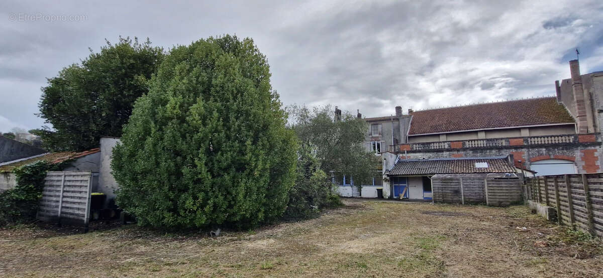 Maison à MORTAGNE-SUR-GIRONDE