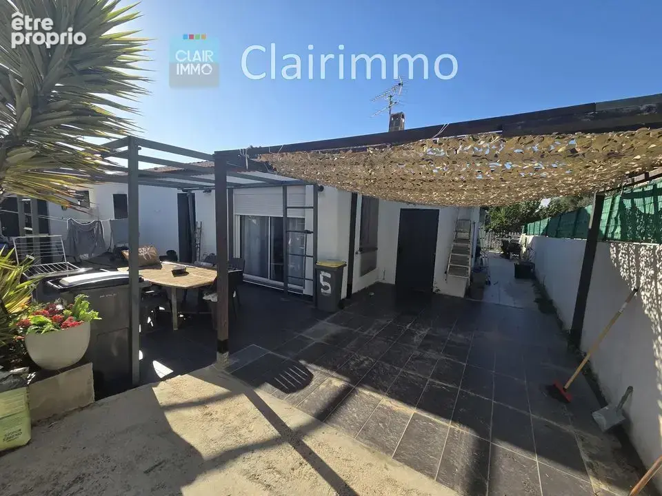 Maison de plain-pied avec piscine  Parcelle de 500 m² a Rognac - photo 2