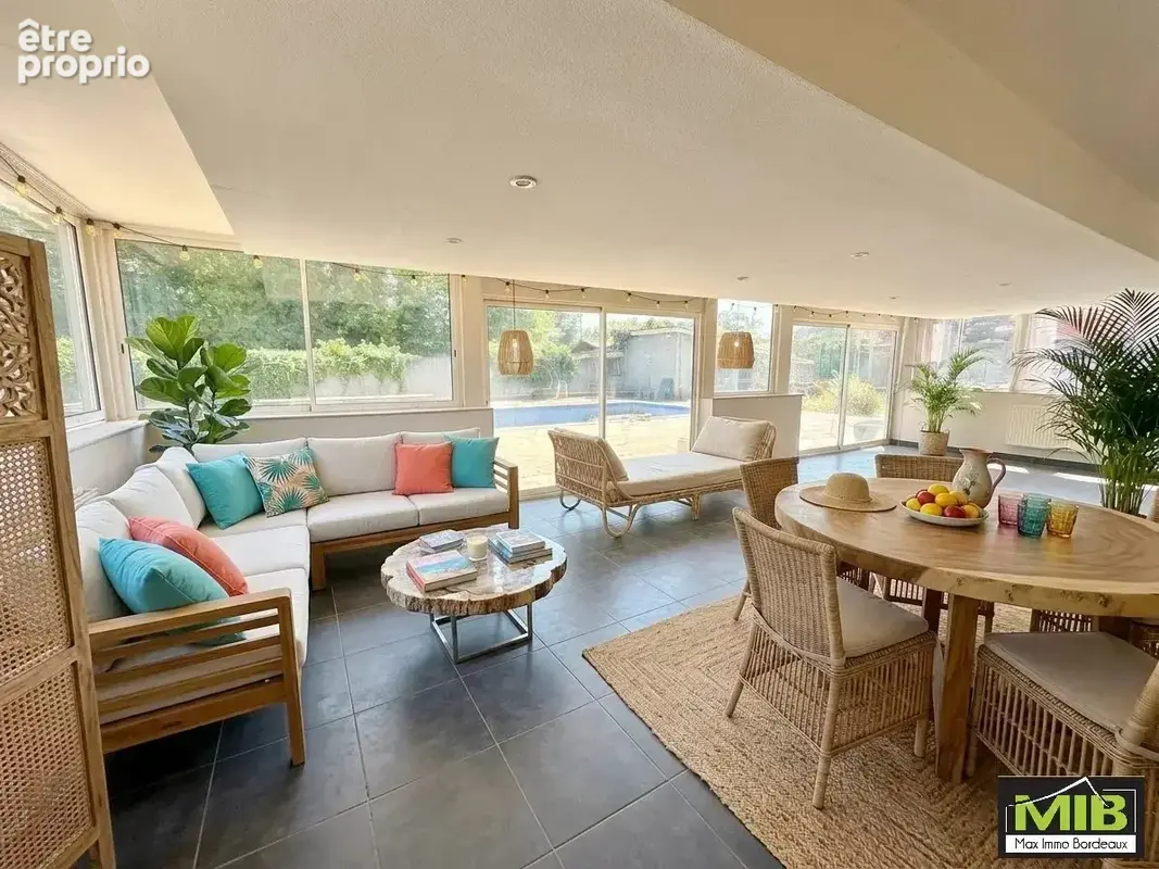 Grande maison familiale avec jardin et piscine – podensac - photo 2