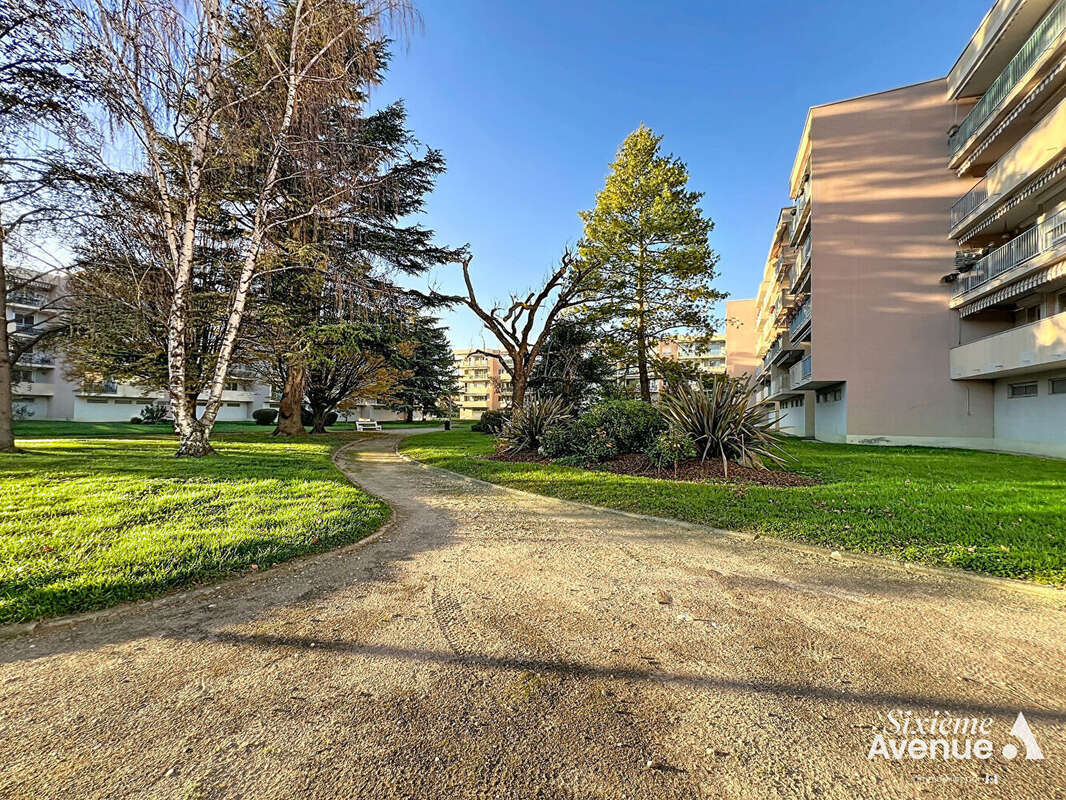 Appartement à SAINT-SYMPHORIEN-D&#039;OZON