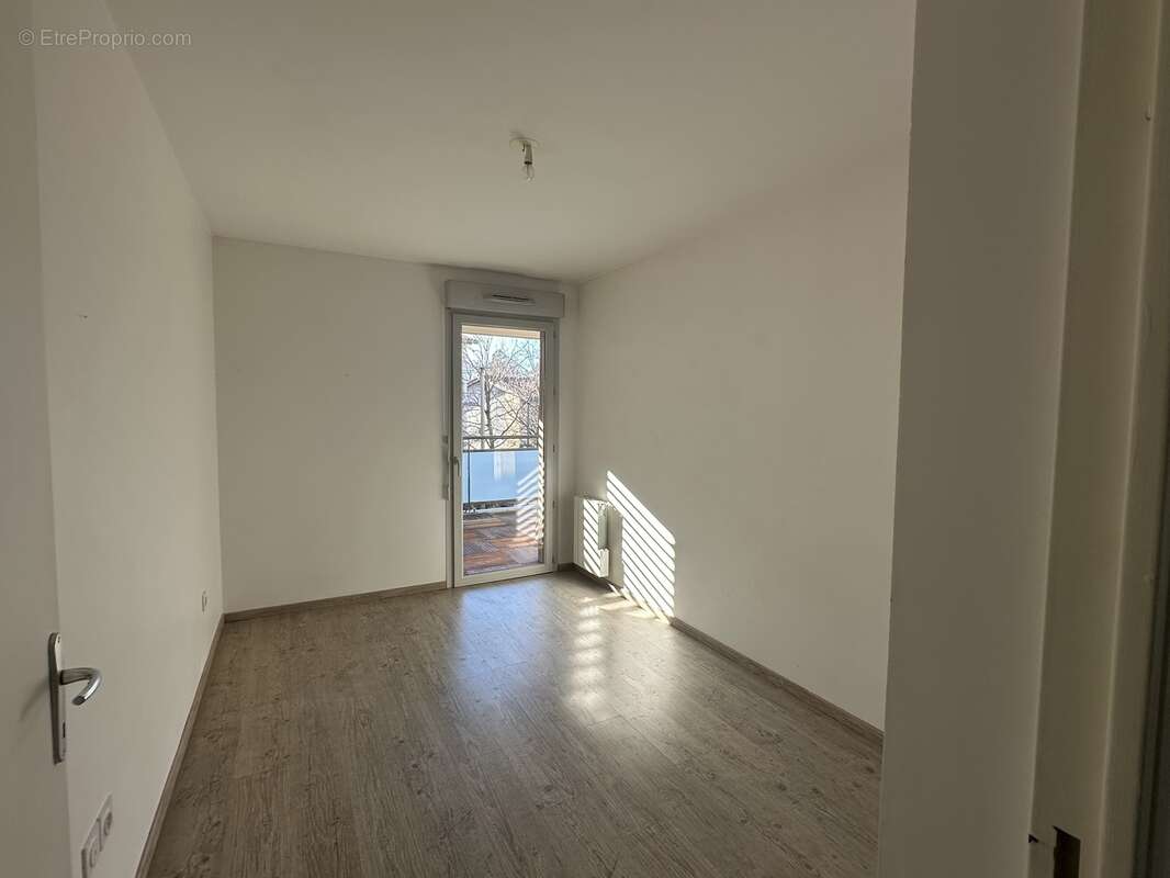 Appartement à SAINT-GENIS-LAVAL