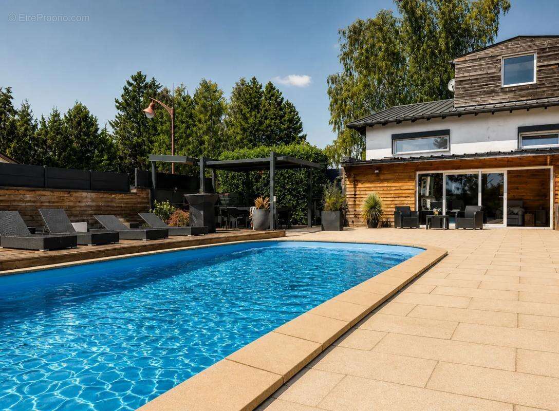 Maison de 12 pièces de 315 m² à Hambach - photo 3