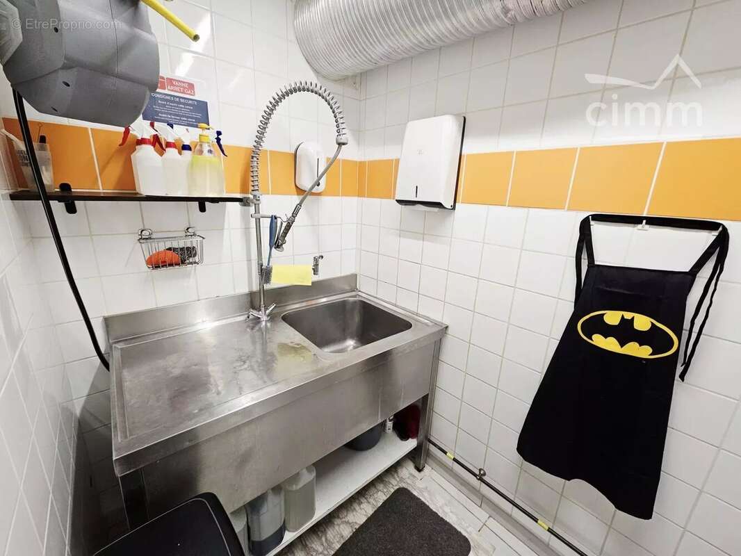 Commerce à MONTIGNAC