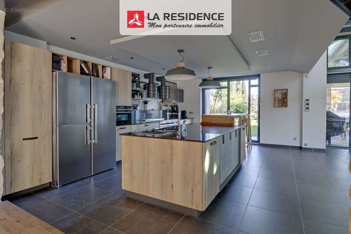 Maison à JOUY-LE-MOUTIER