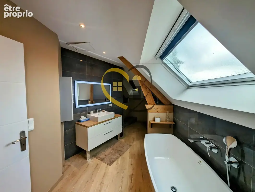 Maison d’architecte rénovée – Avermes, quartier calme. - photo 21
