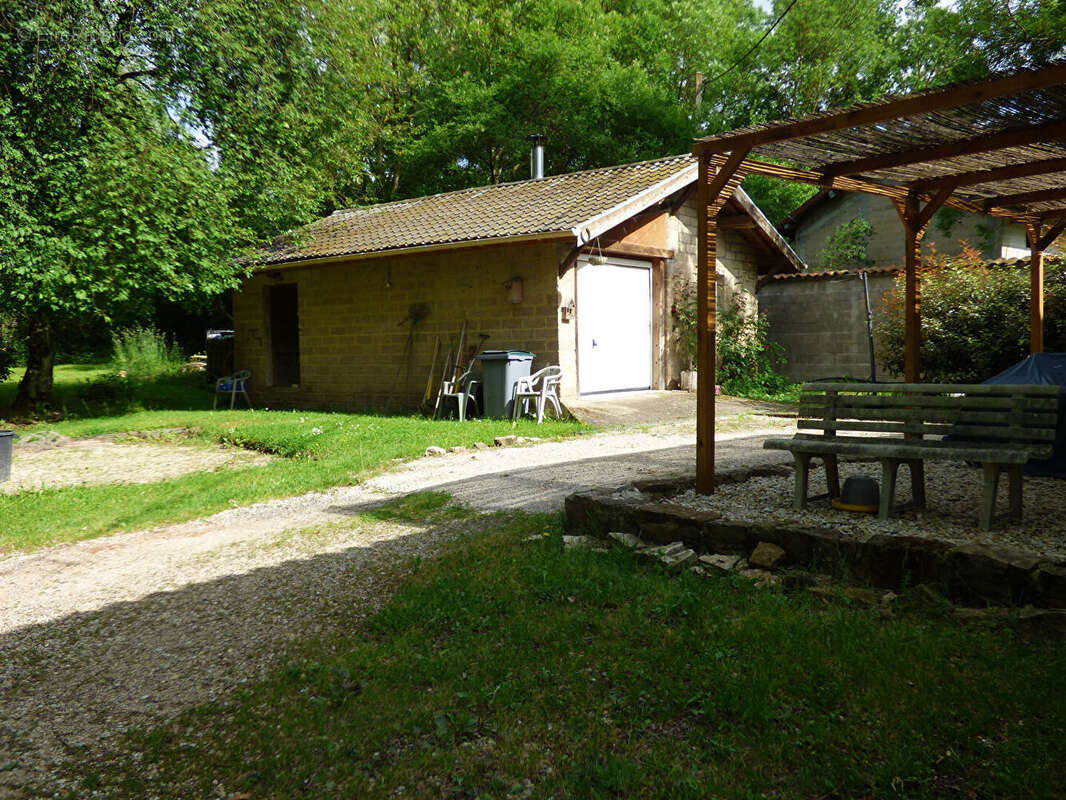 Maison à CURCIAT-DONGALON