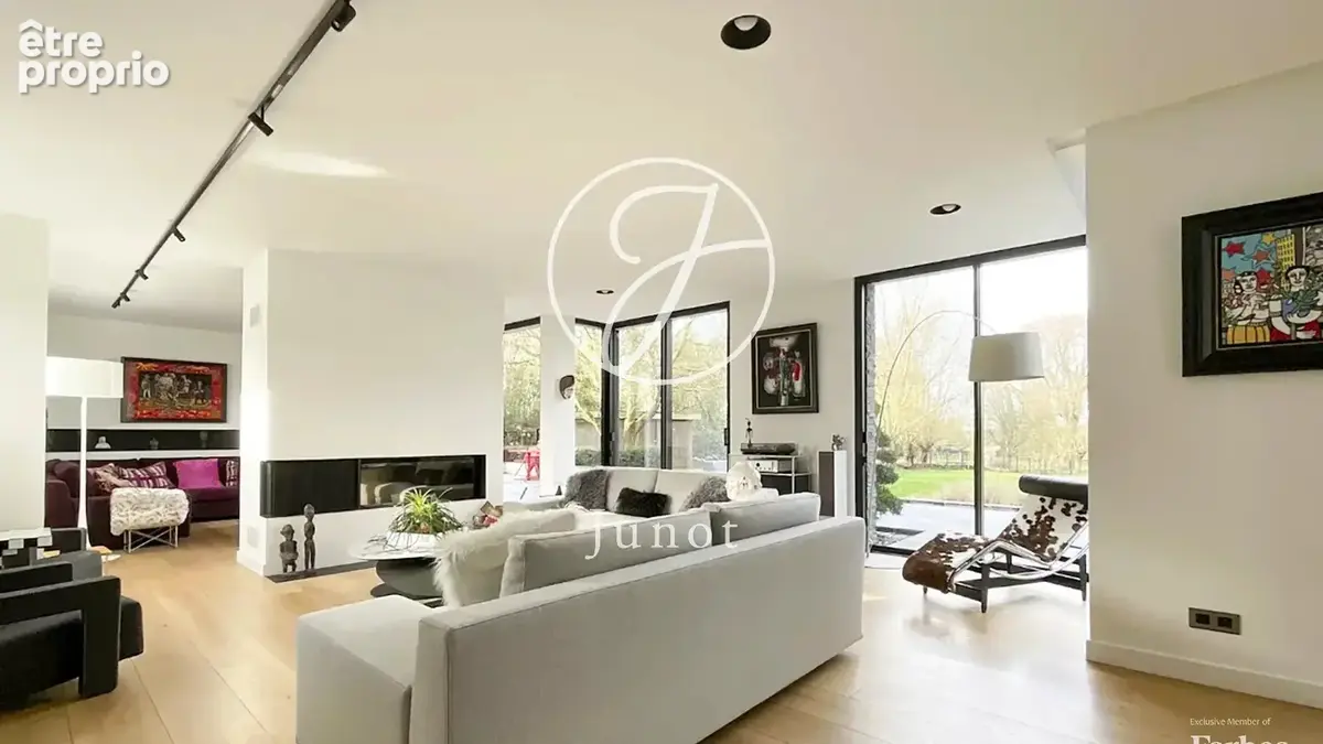 Genech - Maison contemporaine à vendre - 9 pièces - 252m² - 4 chambres - DUPLEX annexe de 2 pièces indépendant - Garage et carpo - photo 2