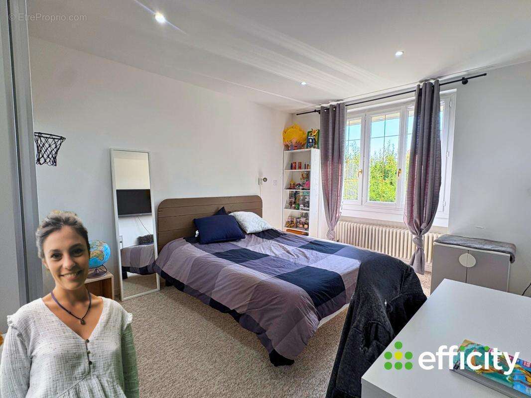 Maison 8 pièces 306 m² à vendre à Saint-Just-Saint-Rambert (42170) - photo 10